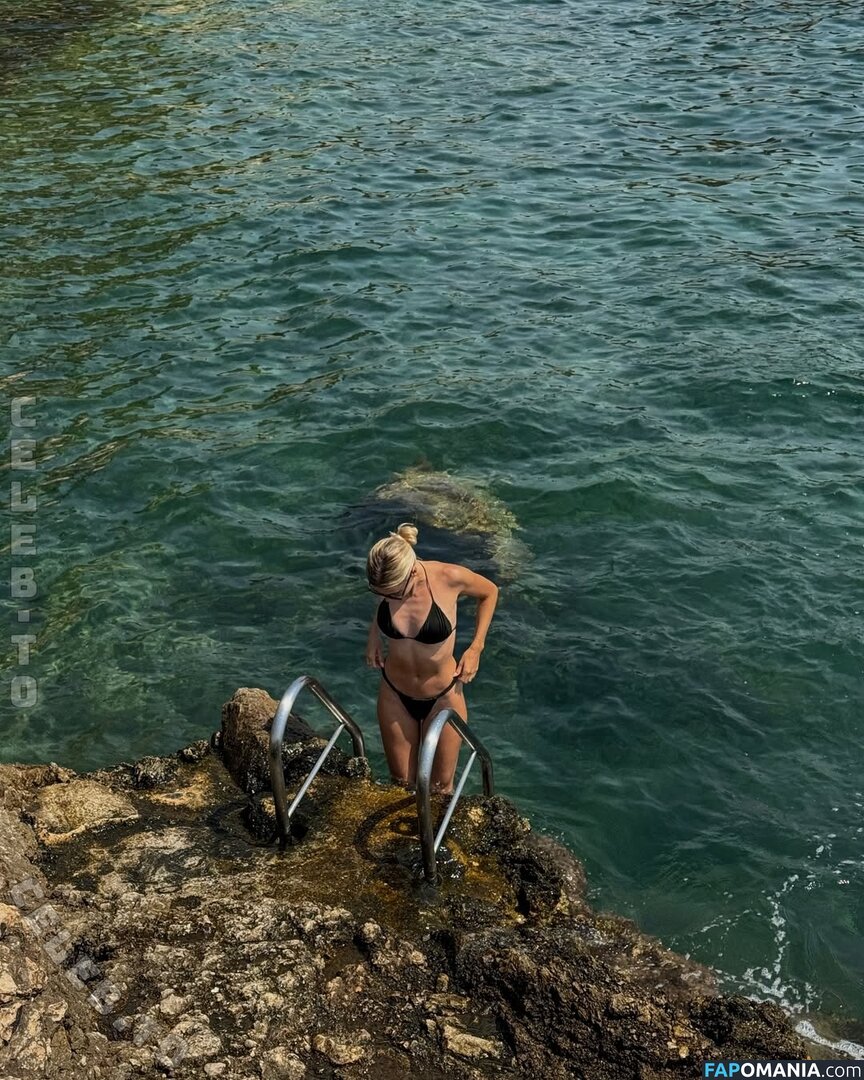 Anna Seidel / annaseidelshorttrack / darkredgrape Meztelen OnlyFans  Kikerült fotó #8