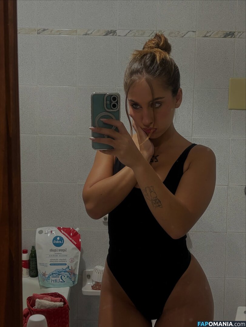 Annalisa Derelitto / itsvlisa Meztelen OnlyFans  Kikerült fotó #3