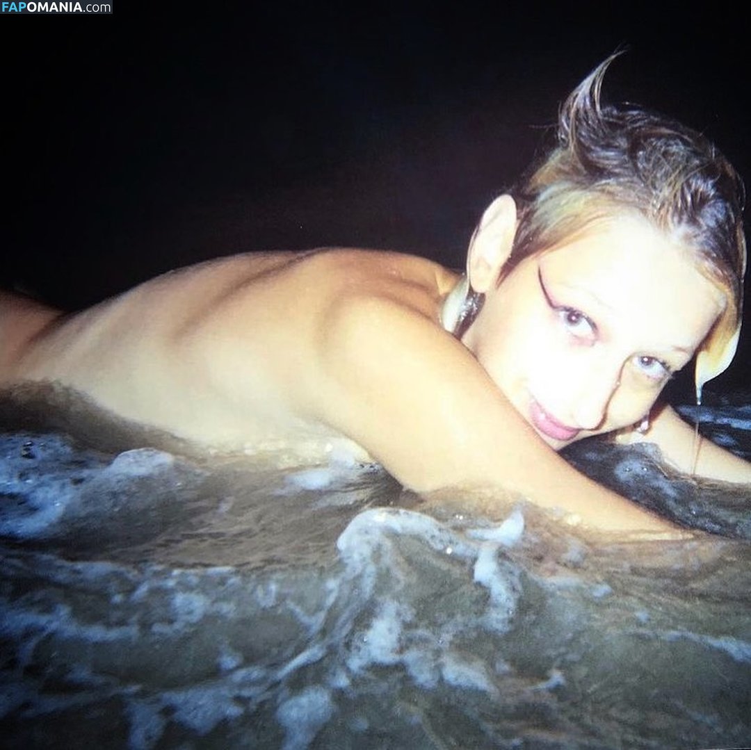 anya401 / anyaadev Meztelen OnlyFans  Kikerült fotó #3