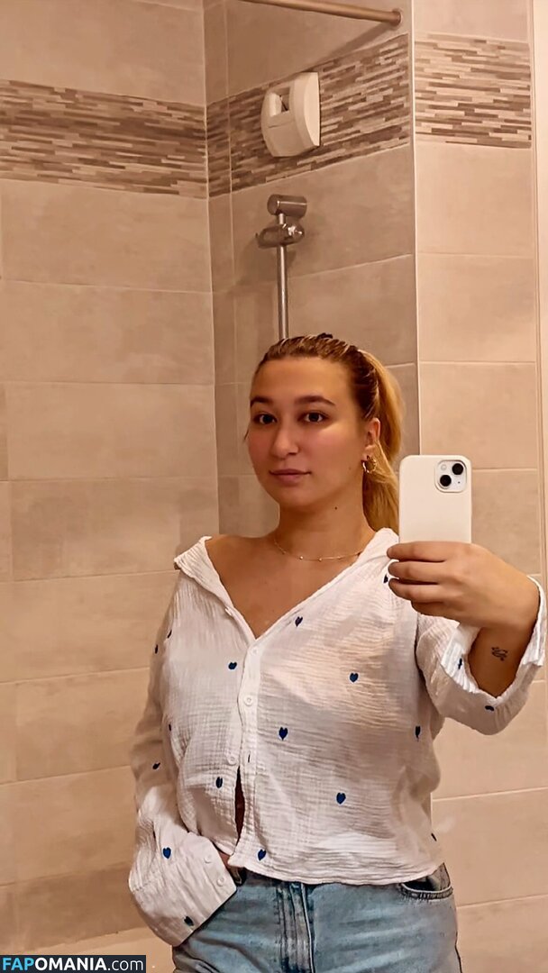 Apoline Perret / apolineprrt / shaniaperrett Meztelen OnlyFans  Kikerült fotó #6