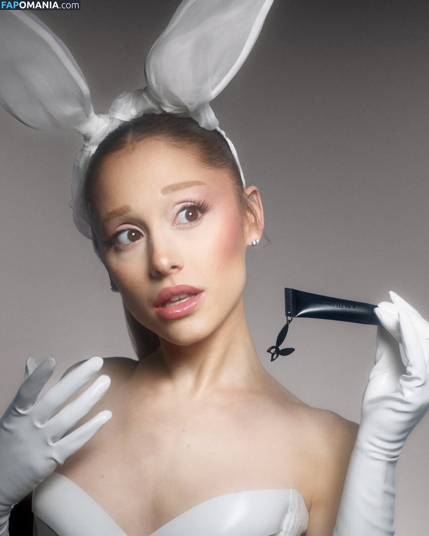 Ariana Grande / arianagrande Meztelen OnlyFans  Kikerült fotó #7