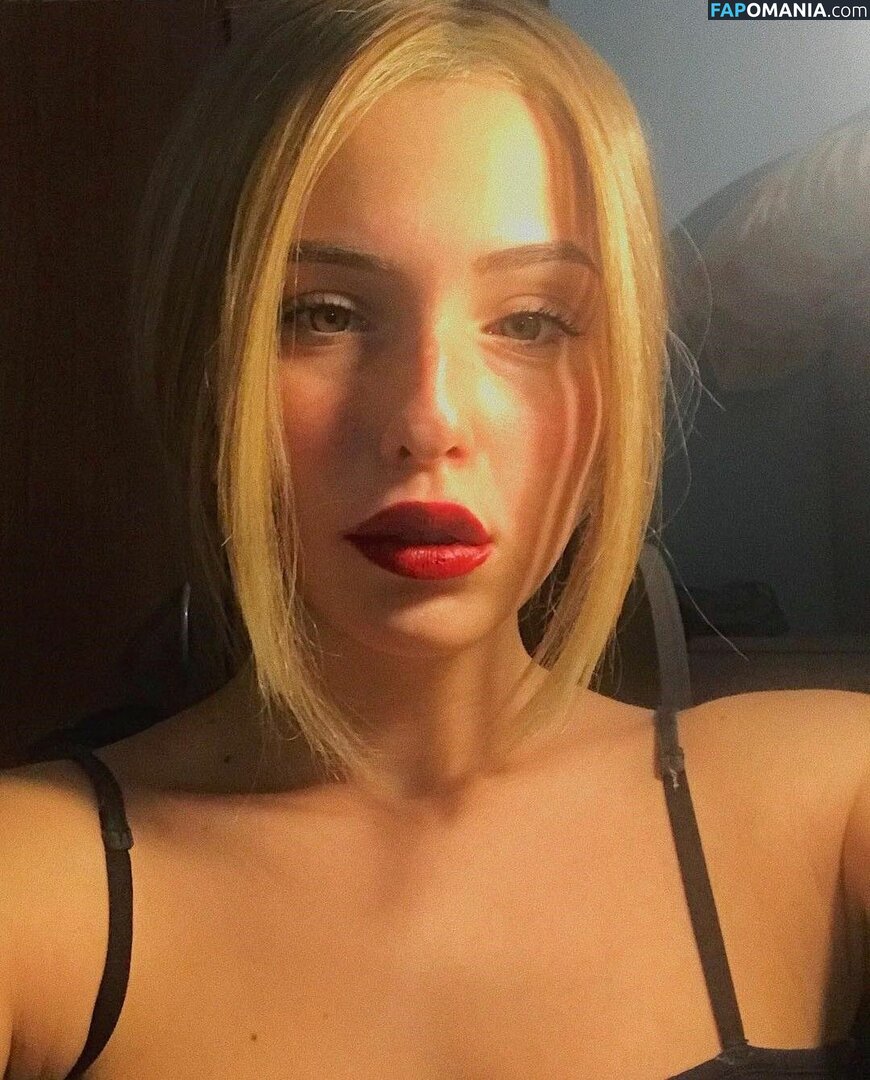 Asia B. Meztelen OnlyFans  Kikerült fotó #2