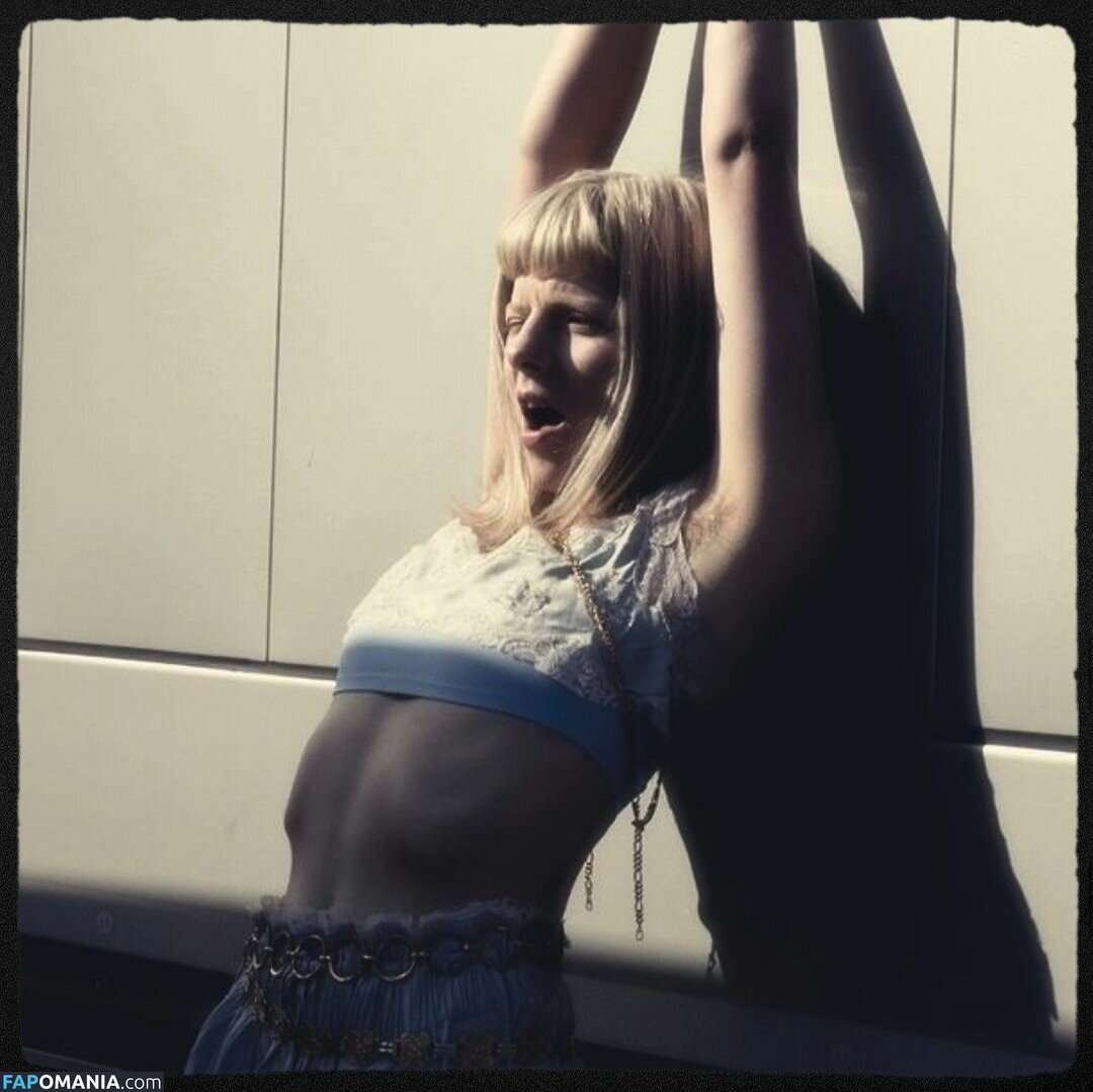 Aurora Aksnes / auroramusic / singer Meztelen OnlyFans  Kikerült fotó #215