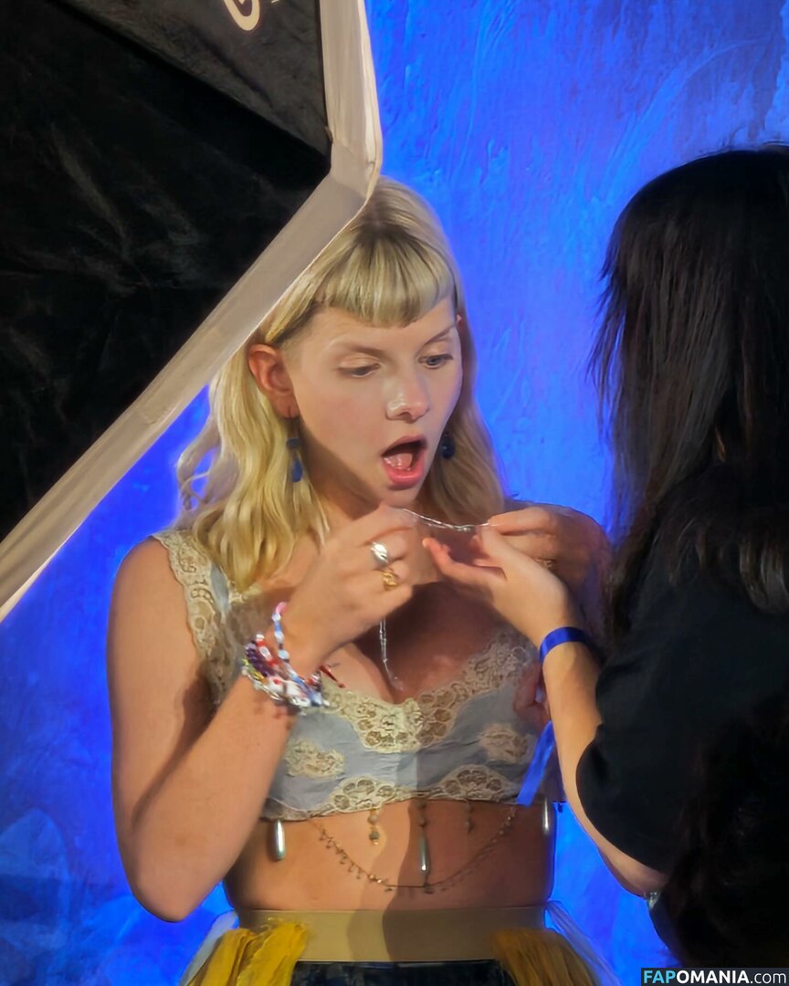 Aurora Aksnes / auroramusic / singer Meztelen OnlyFans  Kikerült fotó #231
