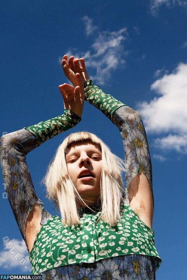 Aurora Aksnes / auroramusic / singer Meztelen OnlyFans  Kikerült fotó #269