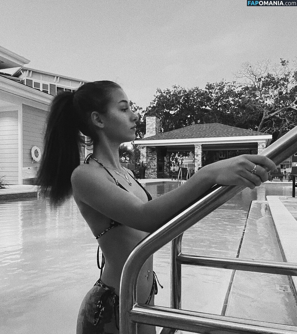 Bella / bellahadid / bellaraee Meztelen OnlyFans  Kikerült fotó #10