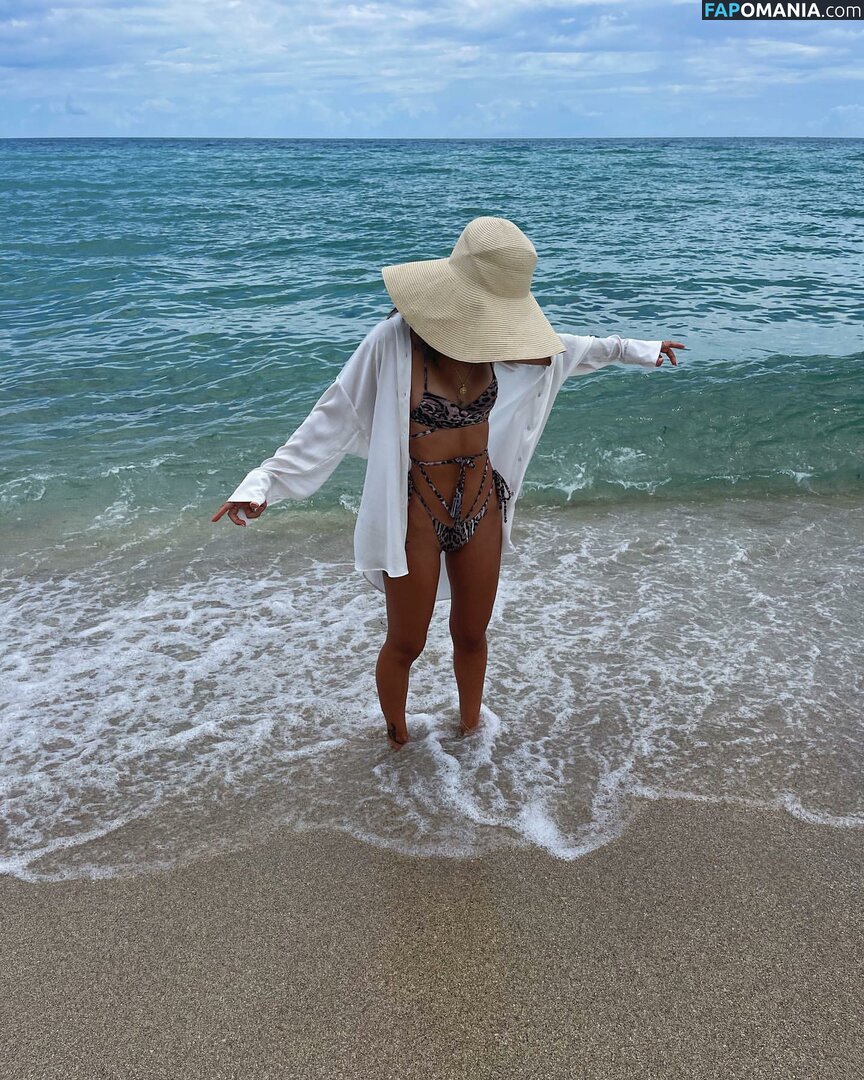 Bella / bellahadid / bellaraee Meztelen OnlyFans  Kikerült fotó #22