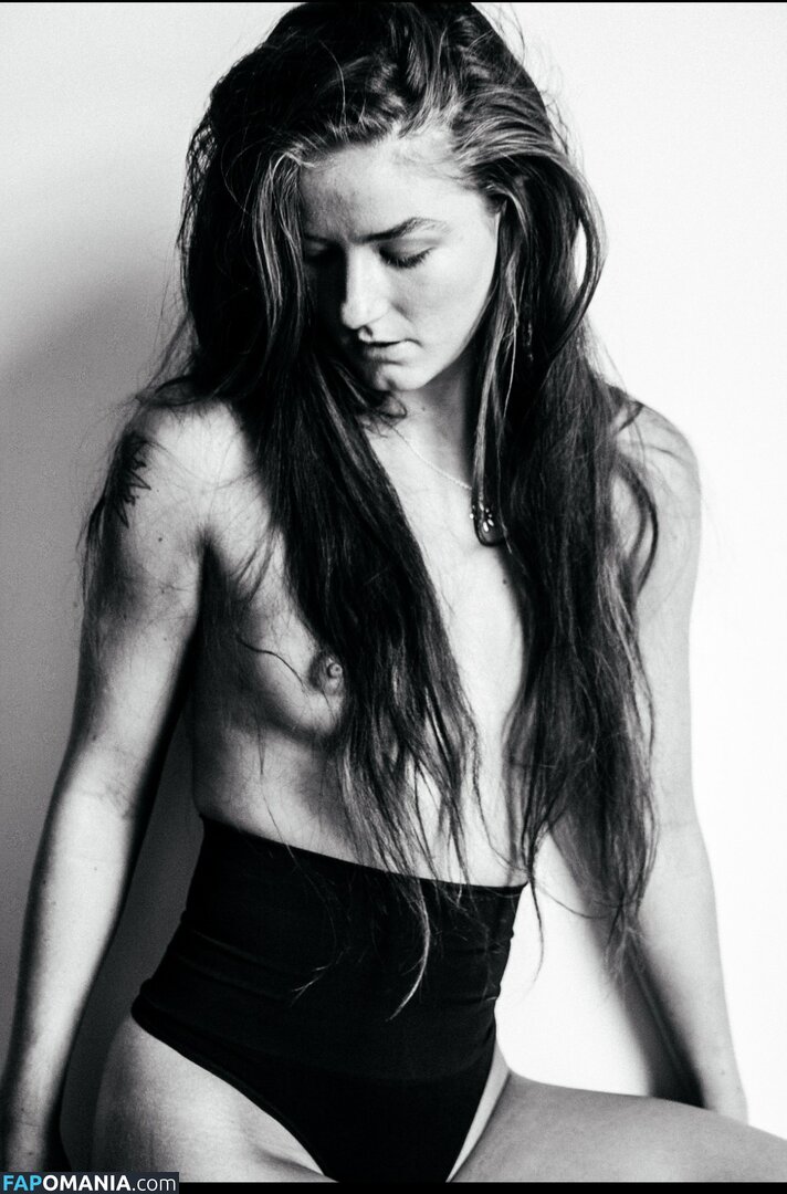 Below Deck Meztelen OnlyFans  Kikerült fotó #2