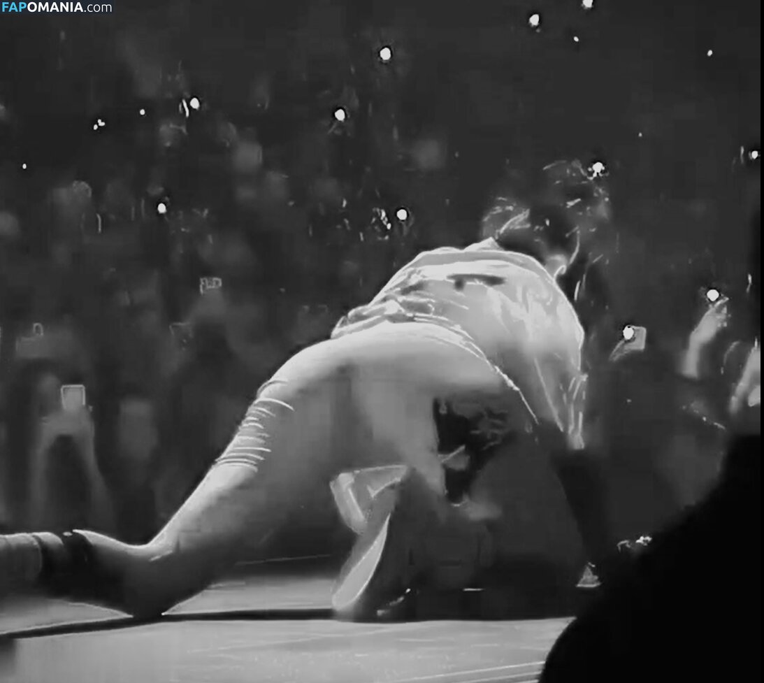 Billie Eilish / Fake / billeeilish / billieeilish Meztelen OnlyFans  Kikerült fotó #2214