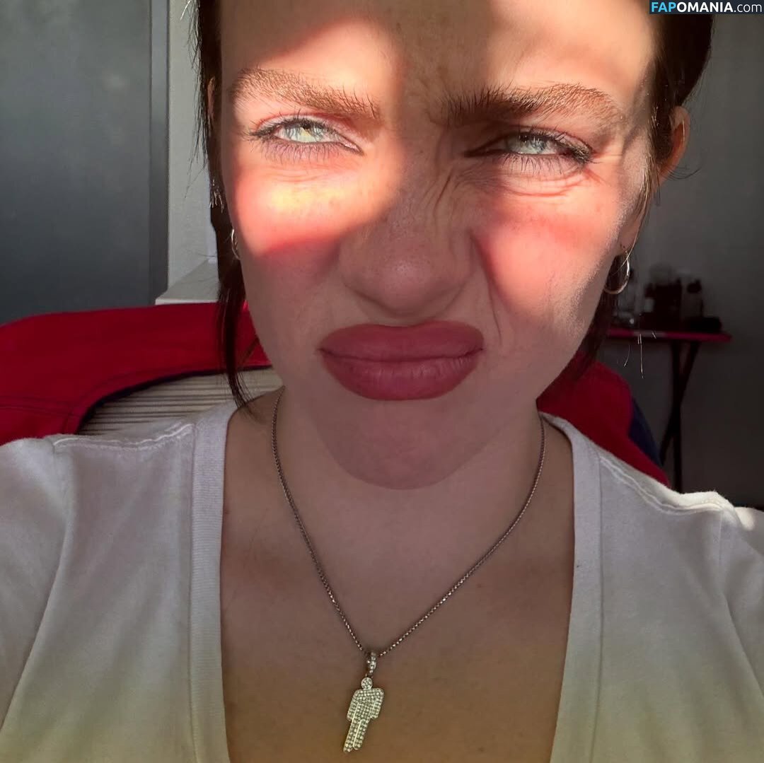 Billie Eilish / Fake / billeeilish / billieeilish Meztelen OnlyFans  Kikerült fotó #2239