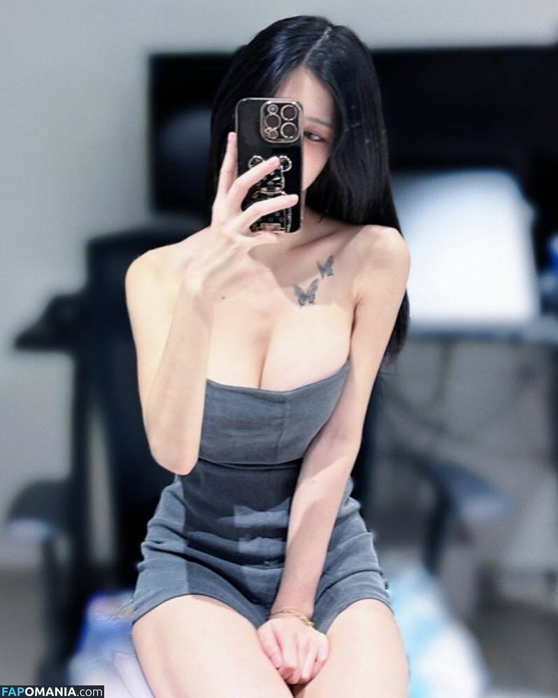 Biya / biatrois / biya1024 Meztelen OnlyFans  Kikerült fotó #5