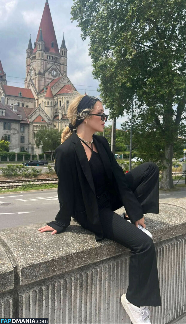 Brec Bassinger / brecbassinger Meztelen OnlyFans  Kikerült fotó #15