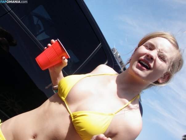 Britt Robertson Meztelen Kikerült fotó #15