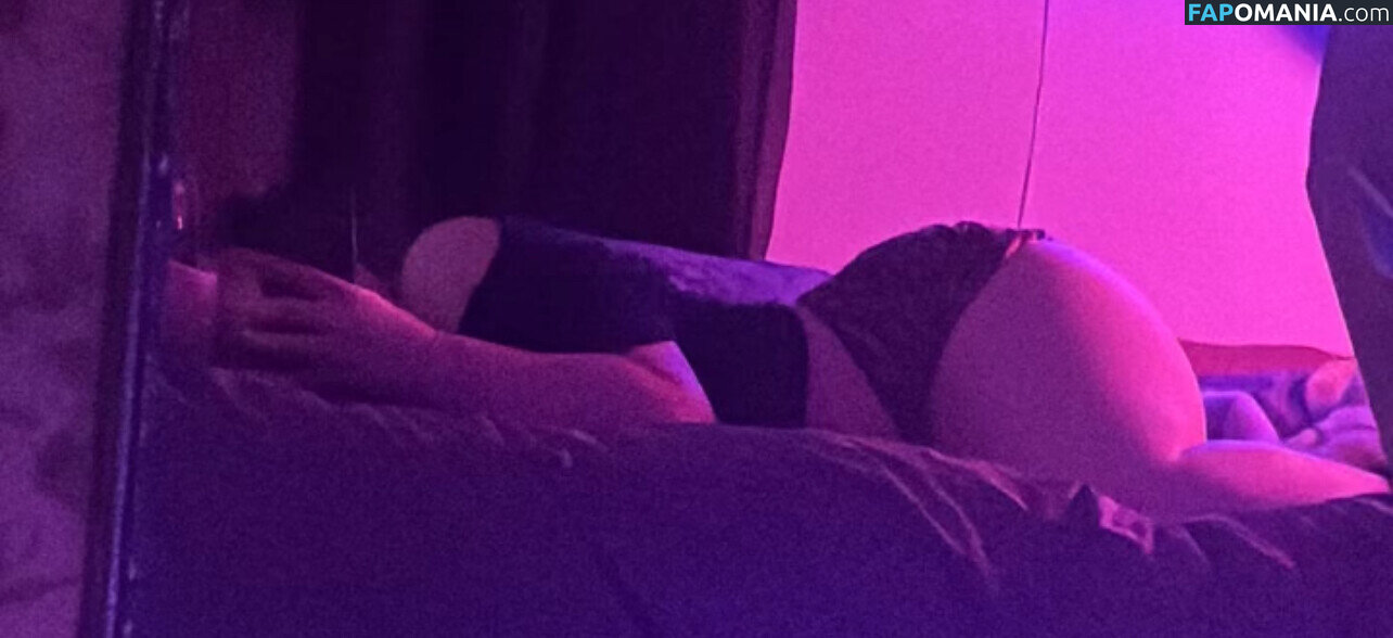 BuggieWuggie / buggieewuggiee Meztelen OnlyFans  Kikerült fotó #8