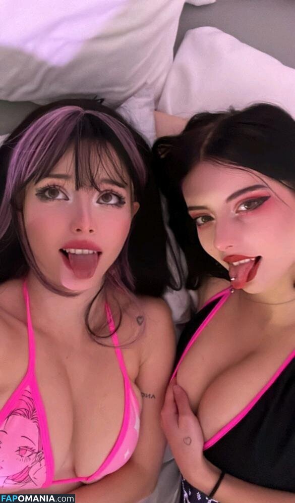 Burch Twins / juliaaburch Meztelen OnlyFans  Kikerült fotó #4