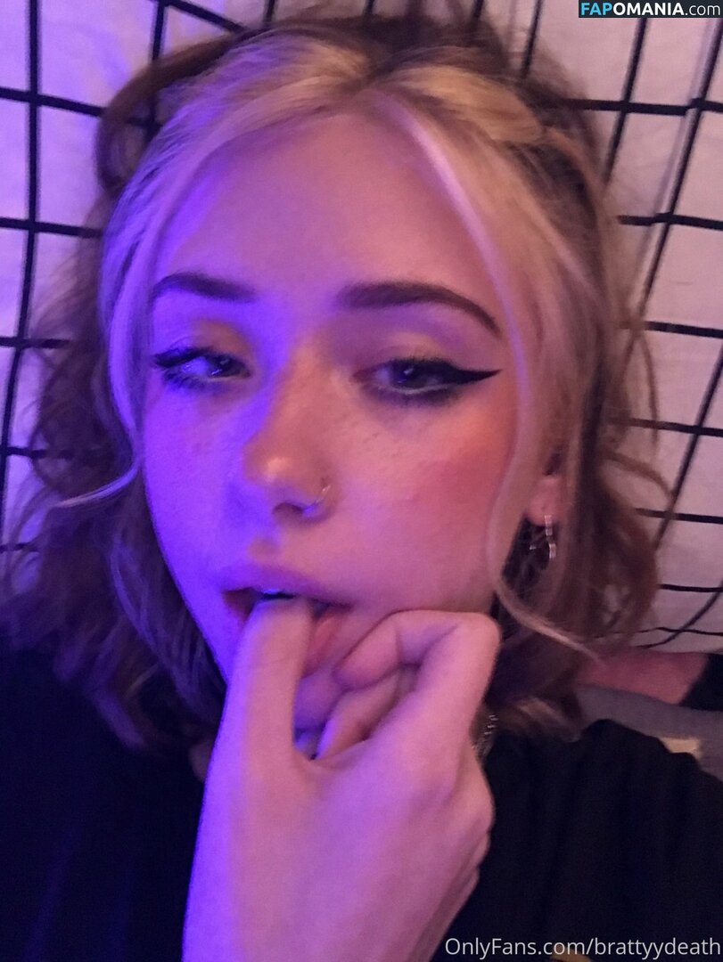 br4ttydeath / cammie / oficialcammie Meztelen OnlyFans  Kikerült fotó #26