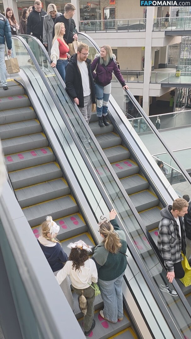 CANDID Boobs / bouncy / braless / cleavage / downblouse / jiggly Meztelen OnlyFans  Kikerült fotó #22