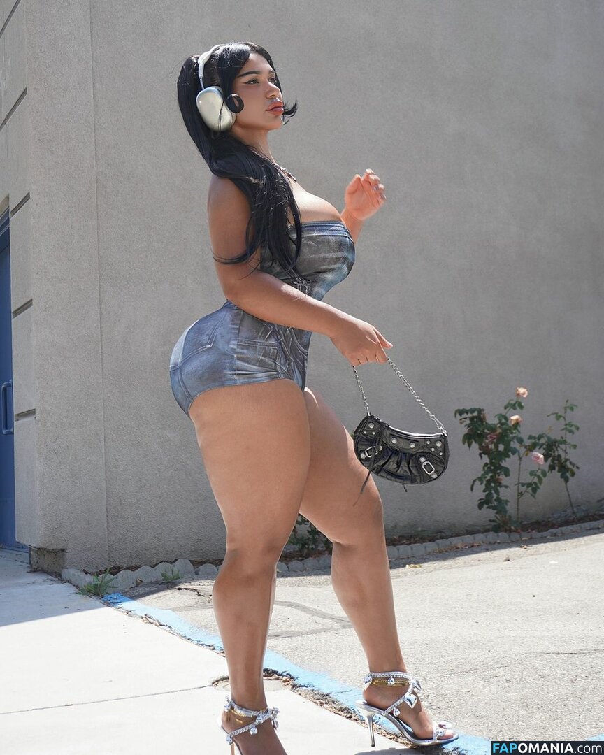 Carmela Habibi / carmelahabibi / carmellaxo / littlemisslibrarian Meztelen OnlyFans  Kikerült fotó #46