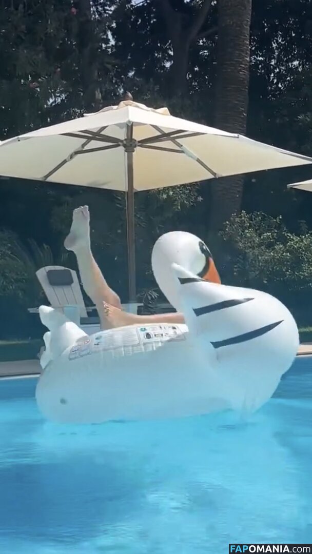 CarolinaBourbon Meztelen OnlyFans  Kikerült fotó #1