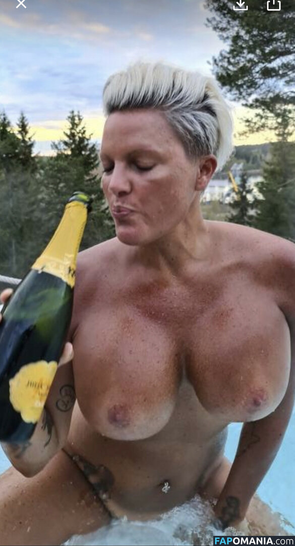Caroline Öberg / carrooberg Meztelen OnlyFans  Kikerült fotó #6