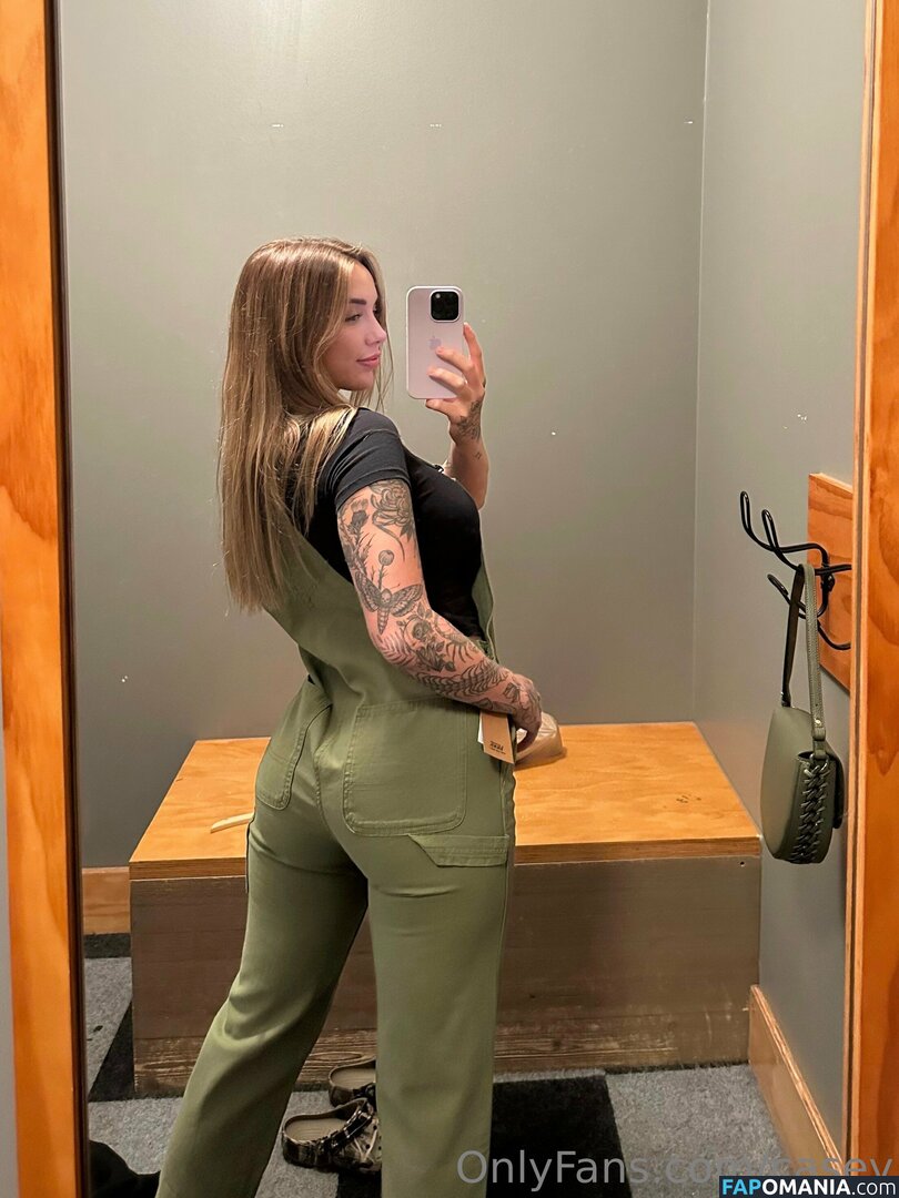 casey / caseyneistat Meztelen OnlyFans  Kikerült fotó #40