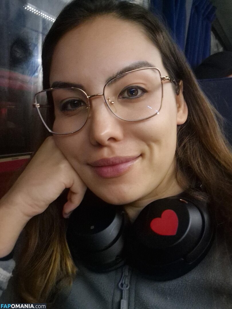 Certain-Key-3288 / gisele.kimura / giselekimura Meztelen OnlyFans  Kikerült fotó #1