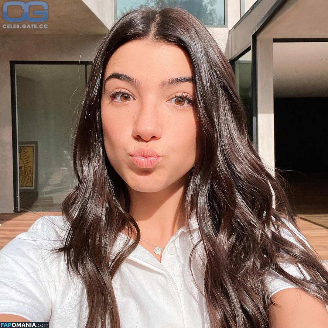 Charli D'Amelio / Charli Damelio / charlidamelio / charliesdamelio Meztelen OnlyFans  Kikerült fotó #1557