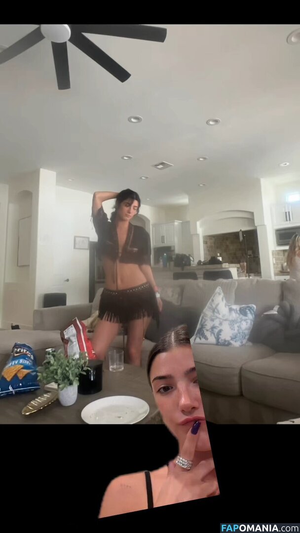 Charli D'Amelio / Charli Damelio / charlidamelio / charliesdamelio Meztelen OnlyFans  Kikerült fotó #1652