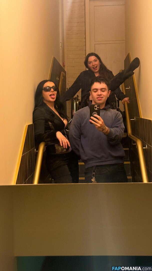 Charli XCX / charli_xcx / charlignarly / charlixcx / https: Meztelen OnlyFans  Kikerült fotó #1296