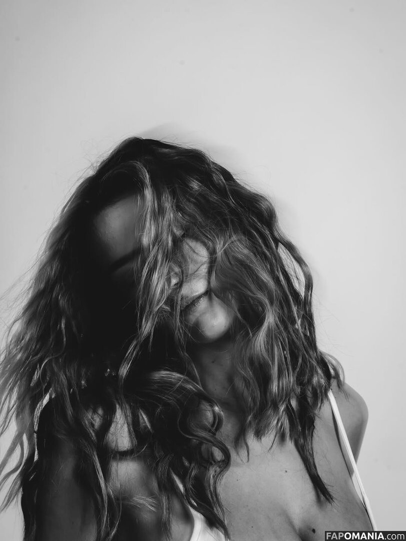 Chloe East / chloeeast Meztelen OnlyFans  Kikerült fotó #2