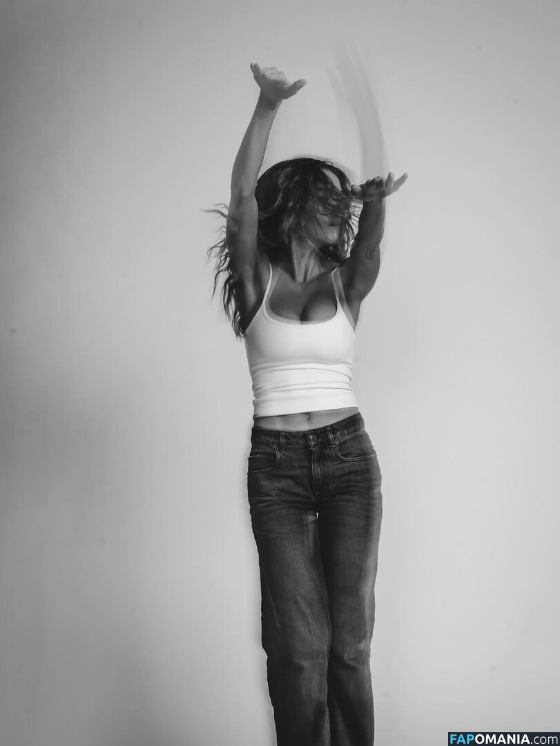 Chloe East / chloeeast Meztelen OnlyFans  Kikerült fotó #3