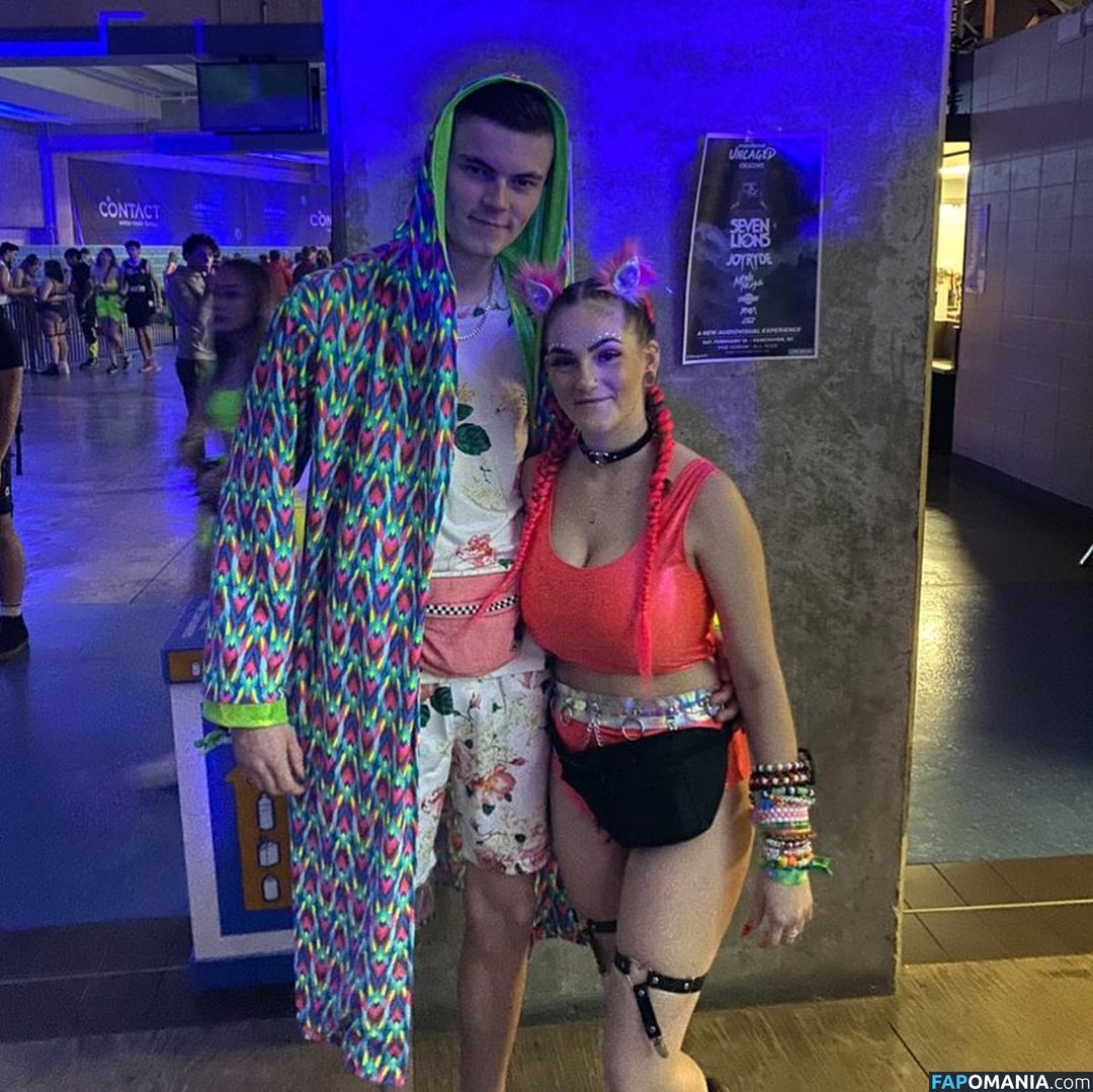 Chloe Moniz / ravemumma Meztelen OnlyFans  Kikerült fotó #3