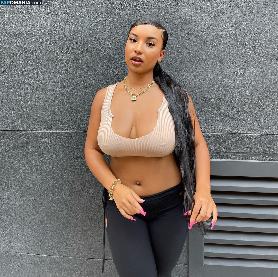 chloecvlogs / chloexchanel / https: Meztelen OnlyFans  Kikerült fotó #7