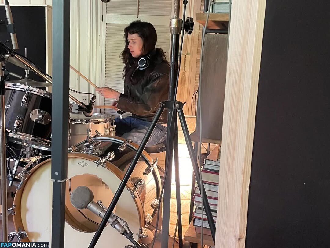 Claire Cottrill / Clairo Meztelen OnlyFans  Kikerült fotó #75