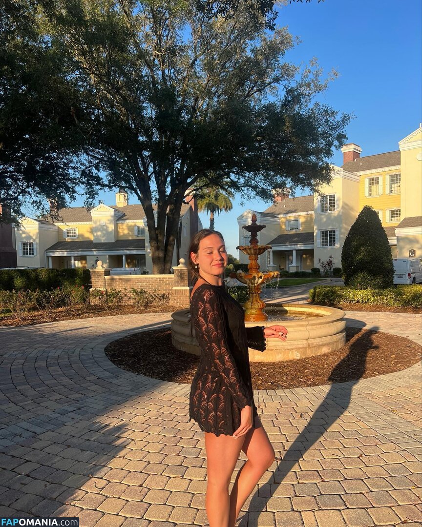 Courtney Sarault / court_sarault / courtsarault / https: Meztelen OnlyFans  Kikerült fotó #20