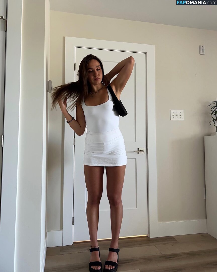 Courtney Sarault / court_sarault / courtsarault / https: Meztelen OnlyFans  Kikerült fotó #40