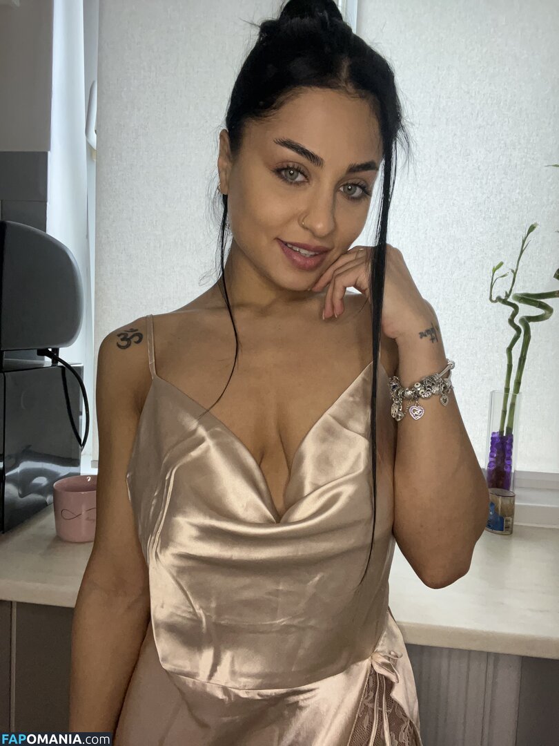 Lexabea_1 / crewkaarina / thekaarina Meztelen OnlyFans  Kikerült fotó #8