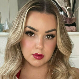 Curvygirllou