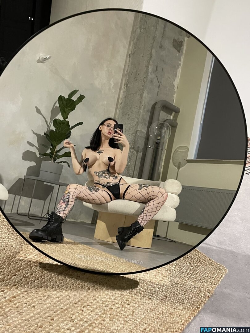cutemeow / pingvingoritvogne Meztelen OnlyFans  Kikerült fotó #24