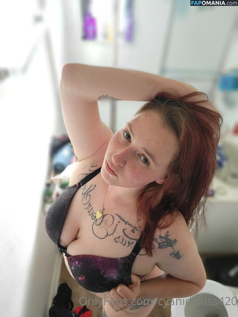 cyanidekiss420 / samanthaxcyanide Meztelen OnlyFans  Kikerült fotó #29