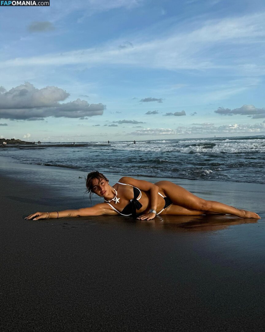 Cynthia Makhoul / cynthiaatvnco / https: / iam_thiaaa Meztelen OnlyFans  Kikerült fotó #4