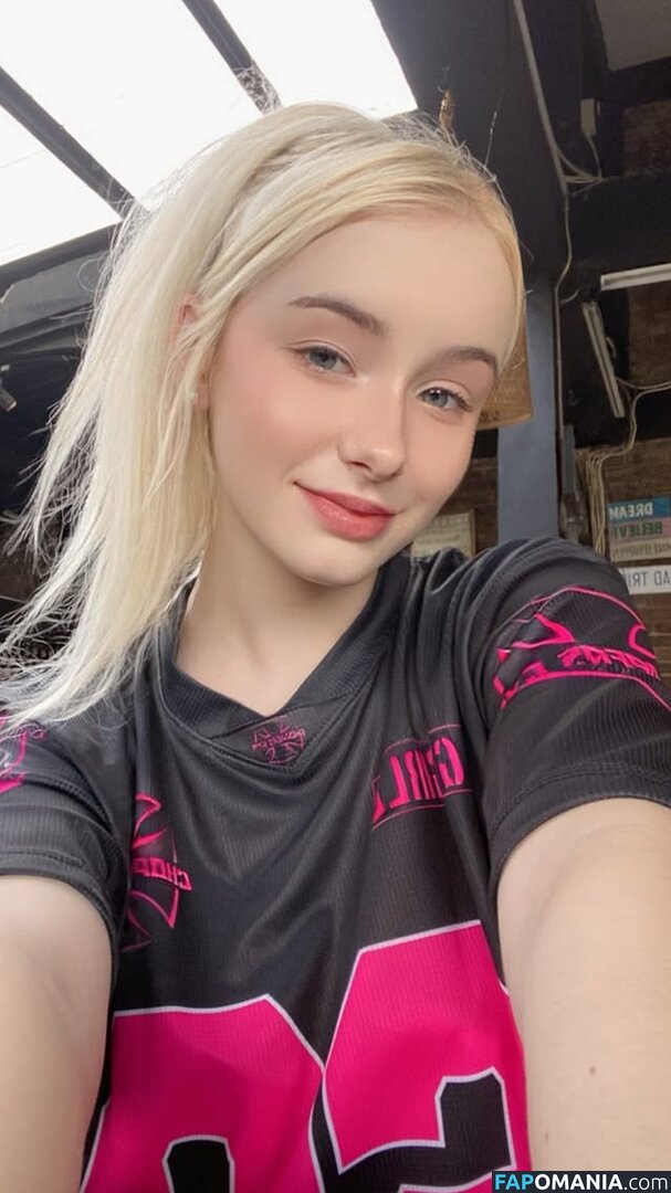 BuleBarbie / Dasha Gartman / bulebarbie_official Meztelen OnlyFans  Kikerült fotó #1