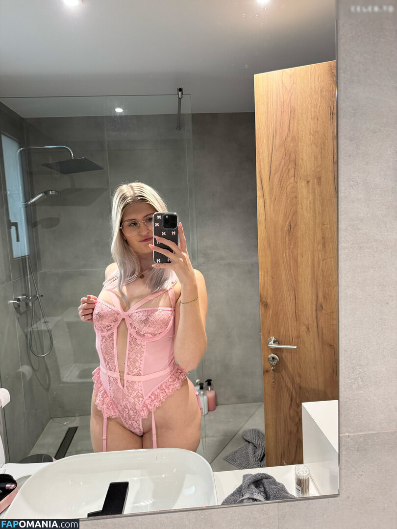 Blondieemiliaa / deineemilia / deinkleineemilia Meztelen OnlyFans  Kikerült fotó #7