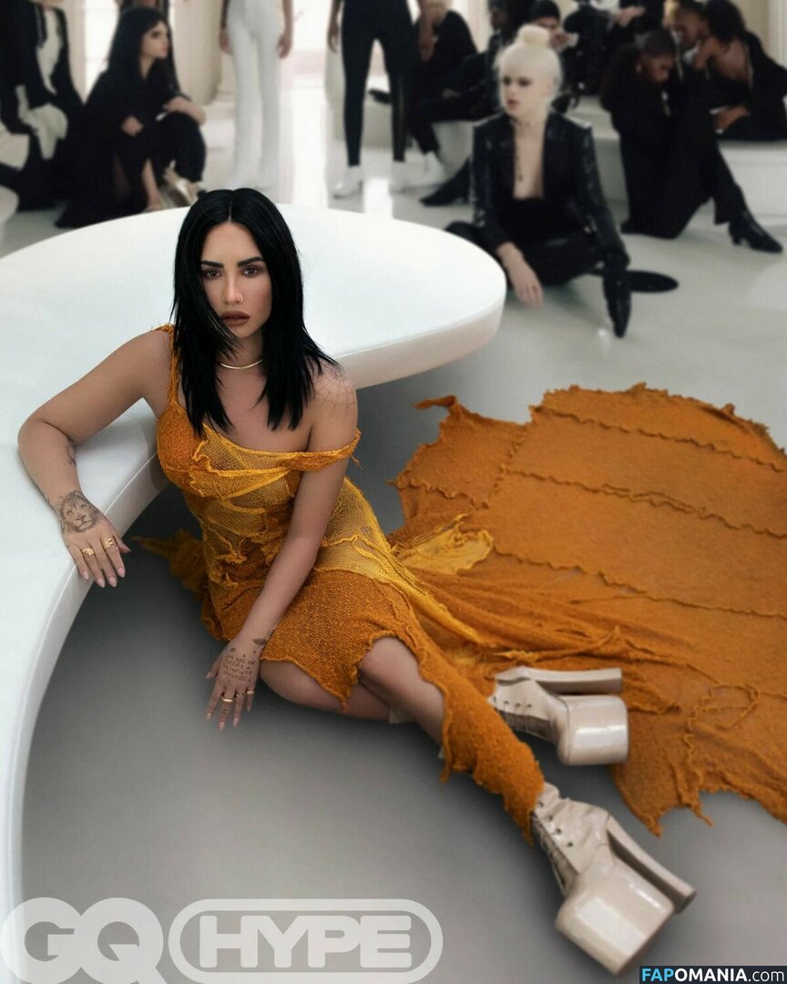 Demi Lovato Meztelen Kikerült fotó #53