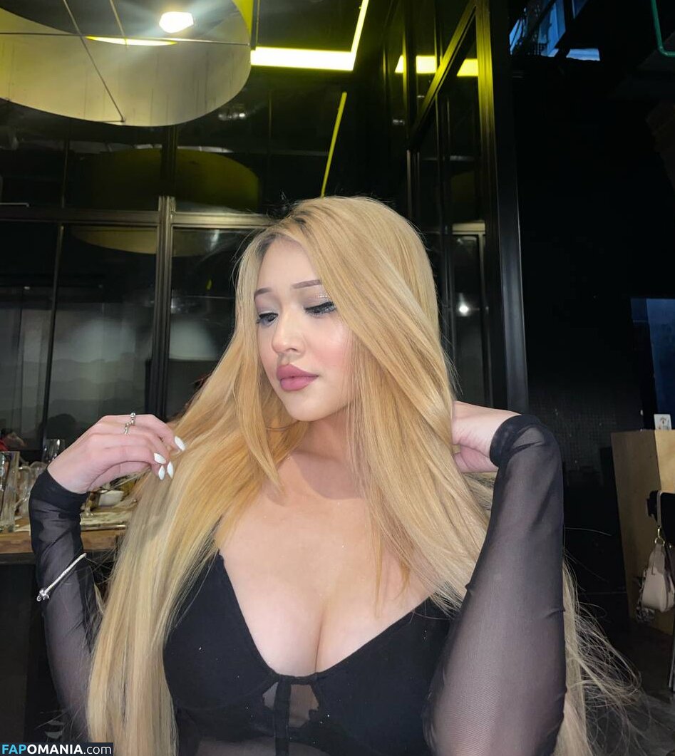 daenerystargaryenqueen / didaenerys Meztelen OnlyFans  Kikerült fotó #6