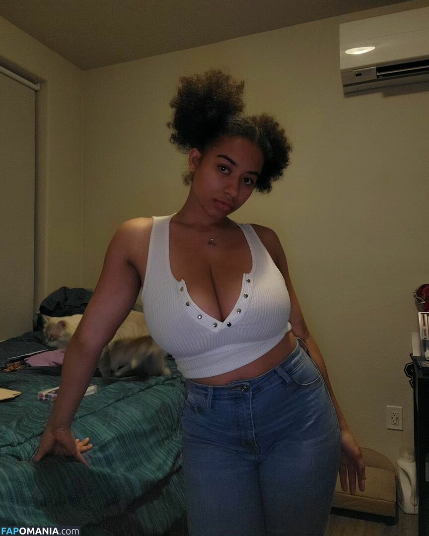 Dina / _ur_russian_dina / coco_ppop01 / dinadewgong Meztelen OnlyFans  Kikerült fotó #4