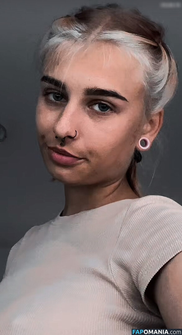 Dina / _ur_russian_dina / coco_ppop01 / dinadewgong Meztelen OnlyFans  Kikerült fotó #46