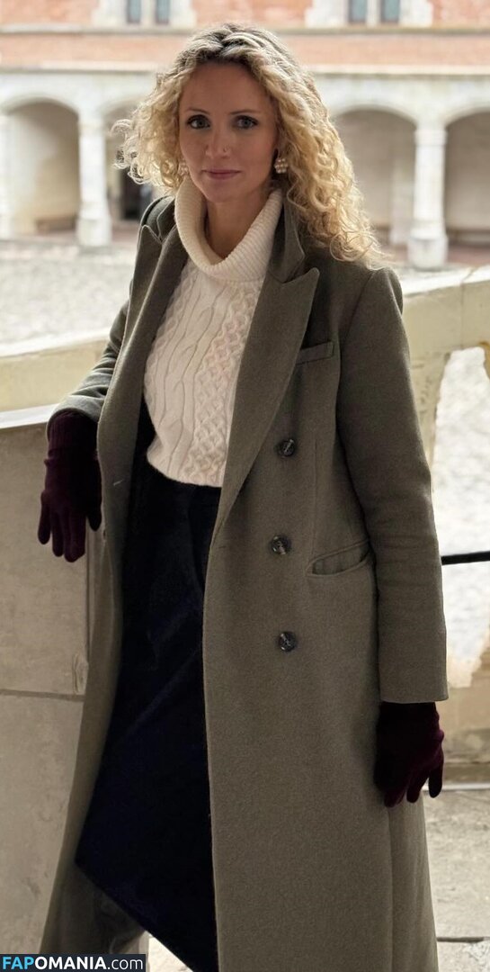 Dr Suzannah Lipscomb / https: / sixteenthcgirl Meztelen OnlyFans  Kikerült fotó #1