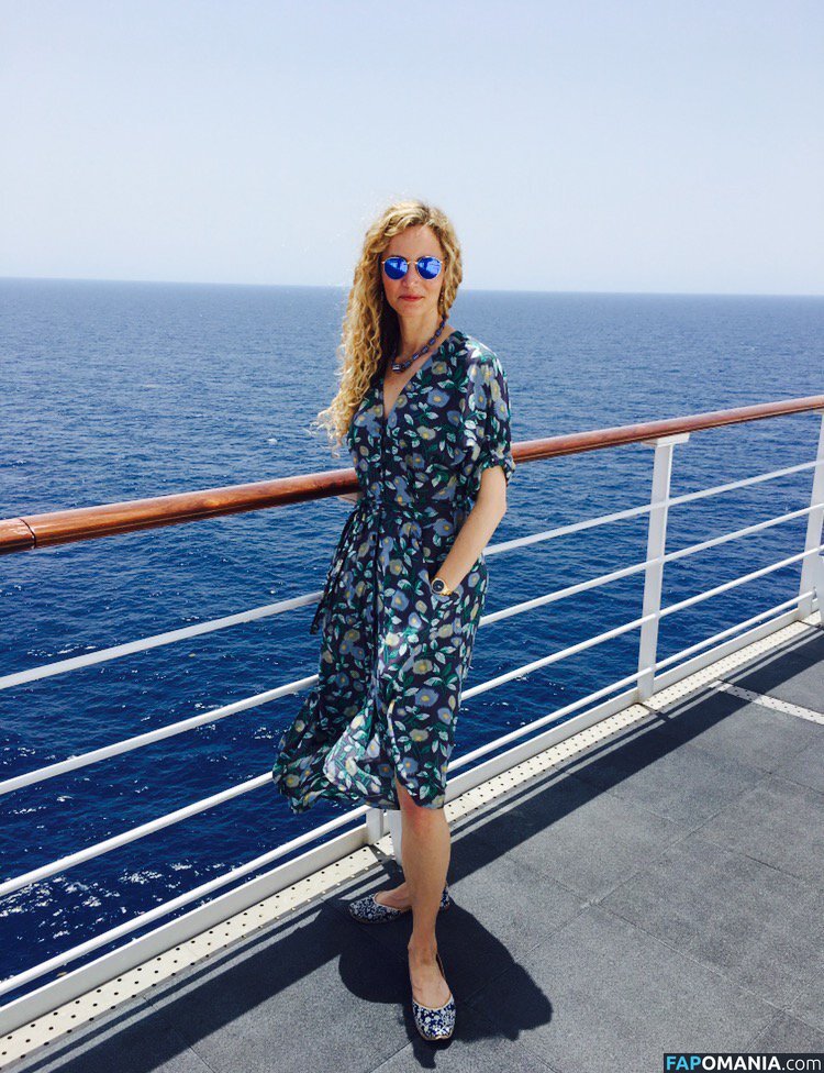 Dr Suzannah Lipscomb / https: / sixteenthcgirl Meztelen OnlyFans  Kikerült fotó #2
