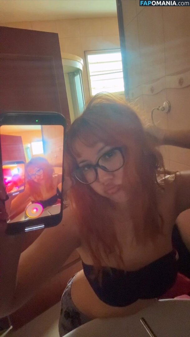 dumsillygirl / grlonwifi / https: Meztelen OnlyFans  Kikerült fotó #2